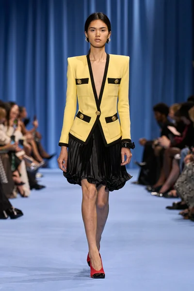 Look 11